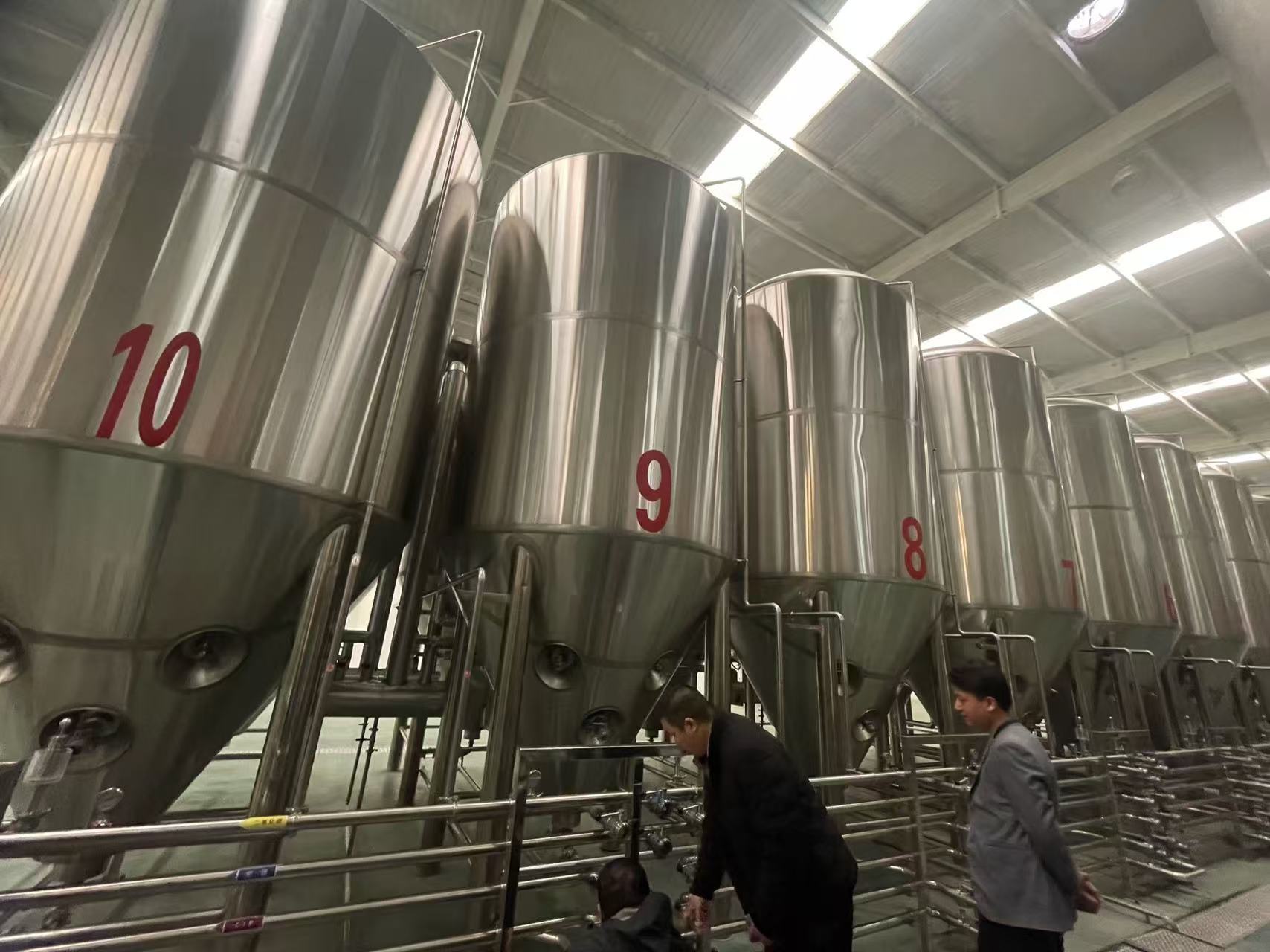 原州精酿啤酒设备厂—平面布置、设备设计、制造、调试、培训等一条龙服务